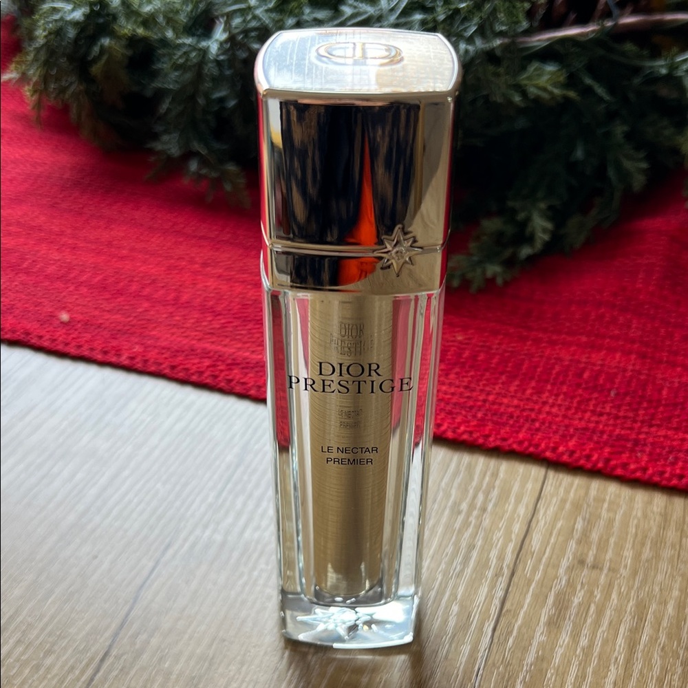 Dior Prestige Le Nectar Premier in Gold and Clear